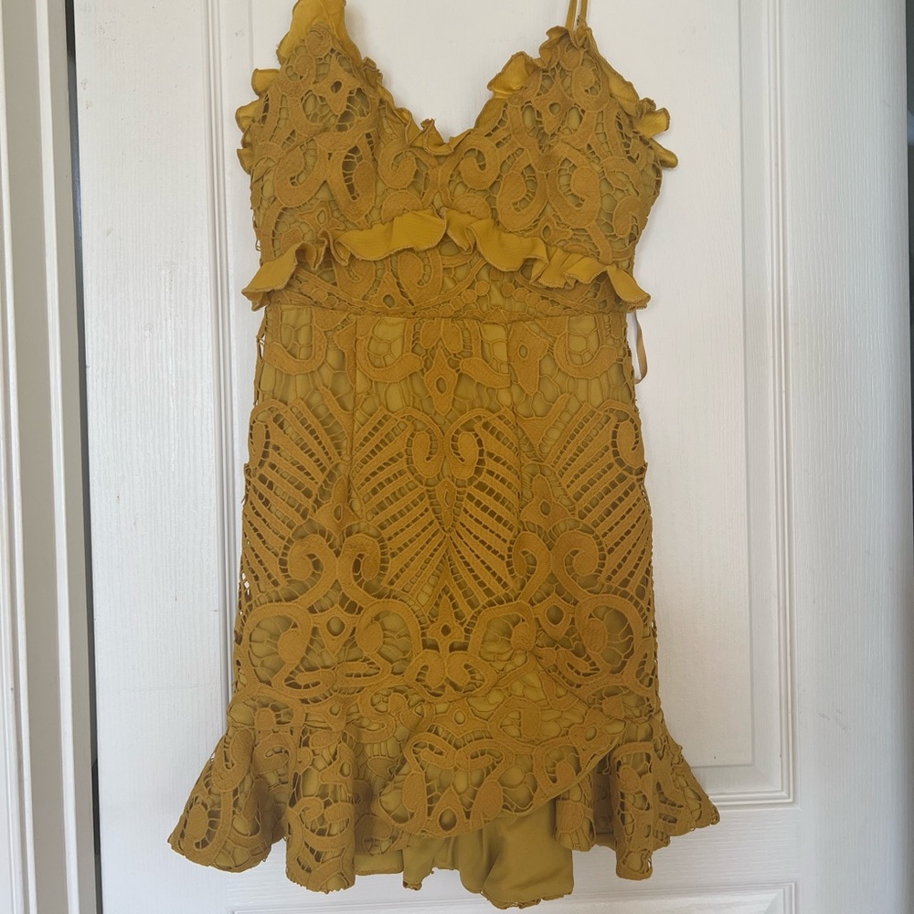 Hello Molly mustard yellow short lace dress - Picture 1 of 5